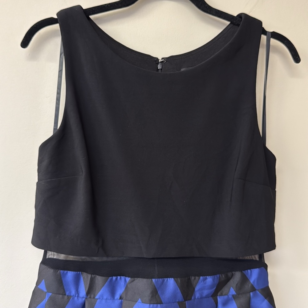 Betsy & Adam Sleeveless Mesh Waist Chevron Print Gown | Black/Blue | sz 8P | GUC - Picture 4 of 12